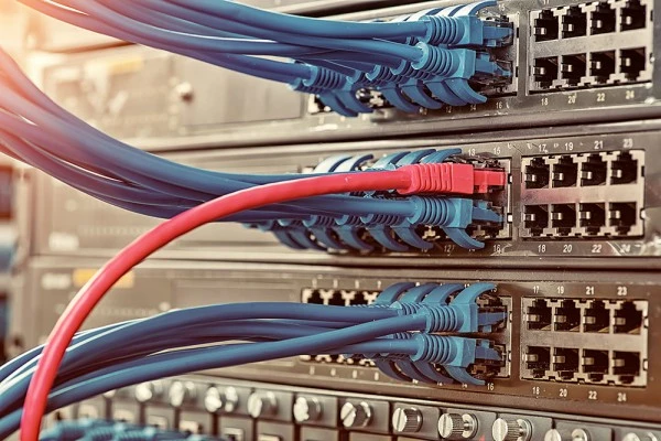 Travaux de réseau informatique à Mézières-en-Drouais